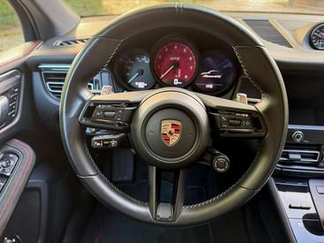 Porsche Macan I GTS — photo 21