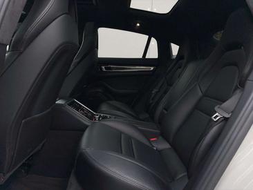 Porsche Panamera II Turbo — photo 16