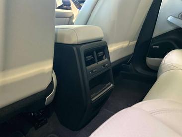Porsche Macan Electrique — photo 15