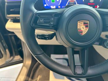 Porsche Macan Electrique — photo 17