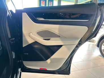 Porsche Macan Electrique — photo 24
