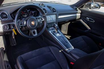 Porsche 718 Cayman GTS — photo 4