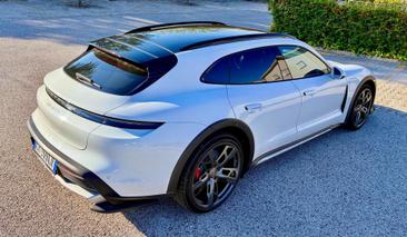 Porsche Taycan 4S — photo 6