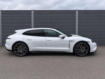 Porsche Taycan 4S — photo 6