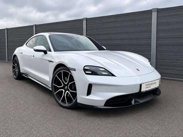 Porsche Taycan 4S — photo 7