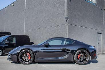 Porsche 718 Cayman GTS — photo 14