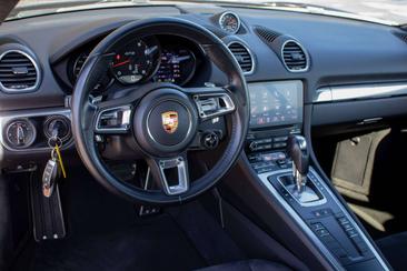 Porsche 718 Cayman GTS — photo 16