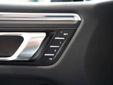 Porsche Macan Electrique — photo 26