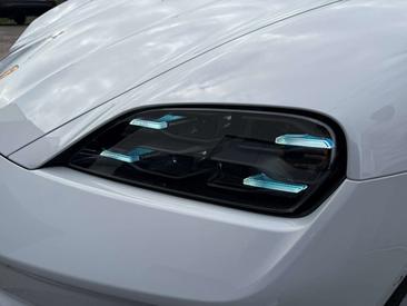 Porsche Taycan 4S — photo 11