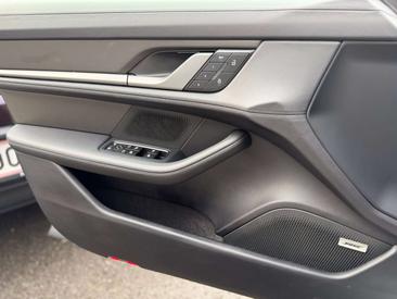 Porsche Taycan 4S — photo 18