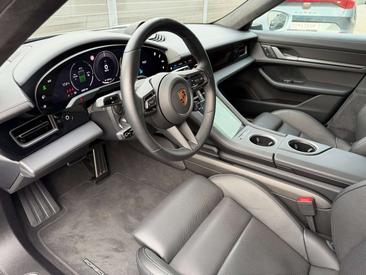 Porsche Taycan 4S — photo 22