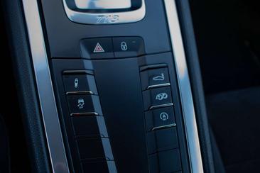Porsche 718 Cayman GTS — photo 28