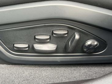 Porsche Taycan 4S — photo 23