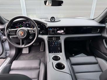 Porsche Taycan 4S — photo 25