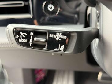 Porsche Taycan 4S — photo 31