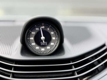 Porsche Taycan 4S — photo 36