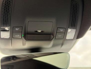 Porsche Taycan 4S — photo 37