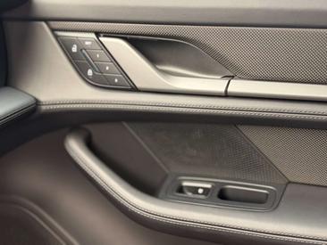 Porsche Taycan 4S — photo 41