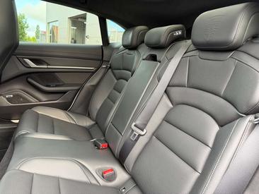 Porsche Taycan 4S — photo 45