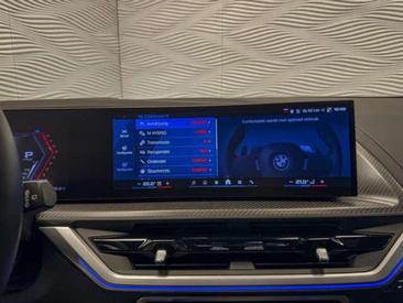 BMW XM 50e — photo 30