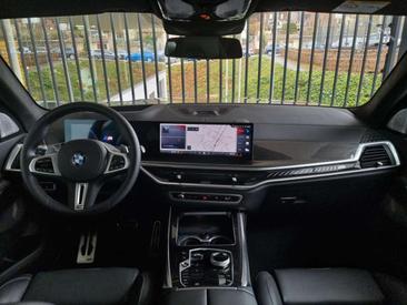 BMW X7 M60i — photo 4