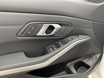 BMW Série 3 Berline 330e — photo 10