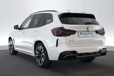 BMW iX3 — photo 4