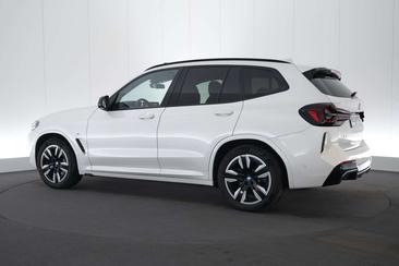 BMW iX3 — photo 5