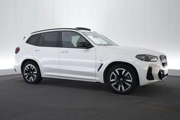 BMW iX3 — photo 11