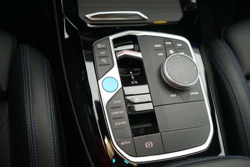 BMW iX3 — photo 18