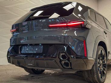 BMW XM 50e — photo 12