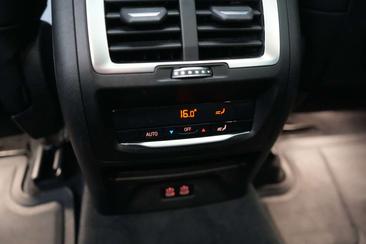 BMW iX3 — photo 26