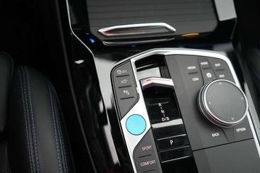 BMW iX3 — photo 31