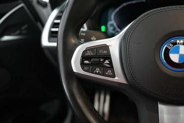 BMW iX3 — photo 32