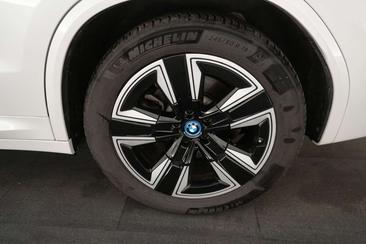 BMW iX3 — photo 35