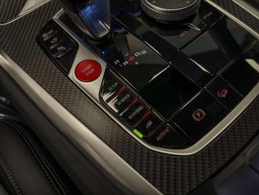 BMW XM 50e — photo 28