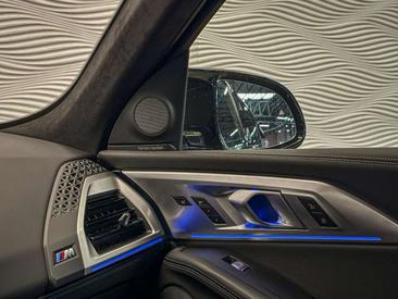 BMW XM 50e — photo 36
