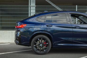 BMW X4 Coupé SUV M40d — photo 11