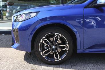 BMW IX2 EDrive20 — photo 2