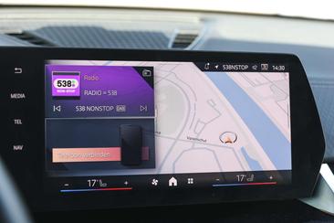 BMW IX2 EDrive20 — photo 15