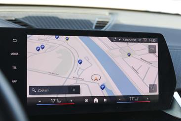 BMW IX2 EDrive20 — photo 17
