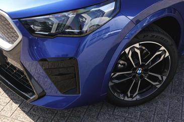 BMW IX2 EDrive20 — photo 20