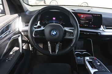 BMW IX2 EDrive20 — photo 2