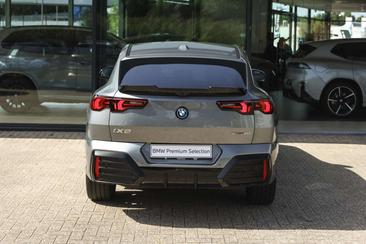 BMW IX2 EDrive20 — photo 4