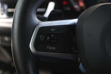 BMW IX2 EDrive20 — photo 11