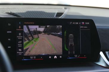 BMW IX2 EDrive20 — photo 13