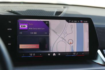 BMW IX2 EDrive20 — photo 15