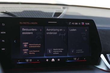 BMW IX2 EDrive20 — photo 21