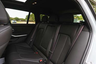 BMW Série 3 Berline 330e — photo 11
