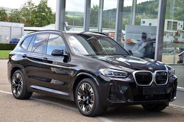 BMW iX3 — photo 4